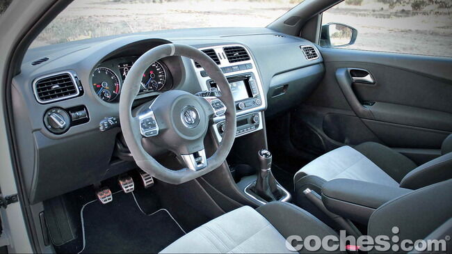 Volkswagen_Polo_R_WRC_16