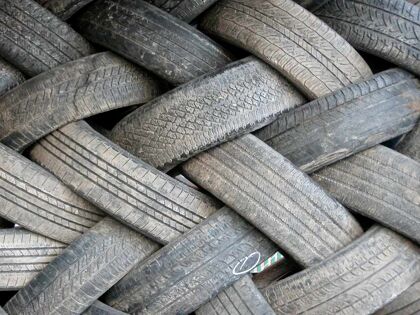 Los neumáticos viejos volverán al coche… como baterías