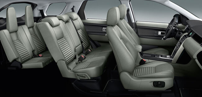 Land Rover Discovery Sport 2015 interior 04