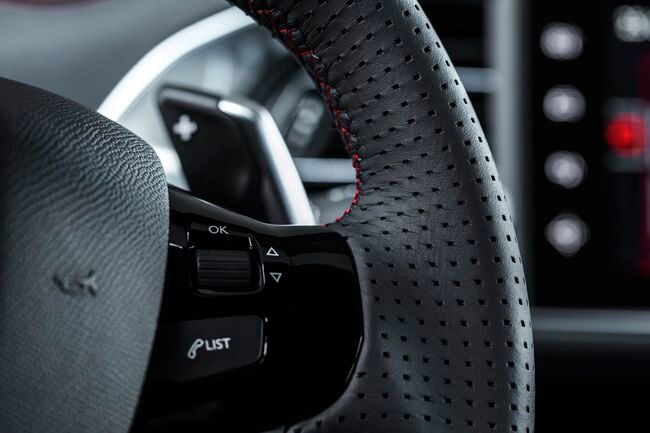 Peugeot 308 GT y Peugeot 308 SW GT interior 24