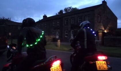 El cinturón LED para mejorar la visibilidad de ciclistas, motoristas y peatones