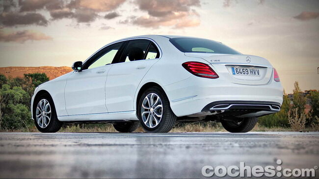 Mercedes_Benz_Clase_C_180_16