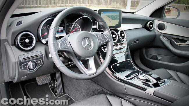 Mercedes_Benz_Clase_C_180_32