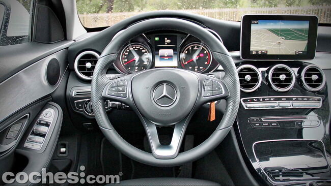 Mercedes_Benz_Clase_C_180_37