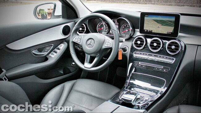 Mercedes_Benz_Clase_C_180_42