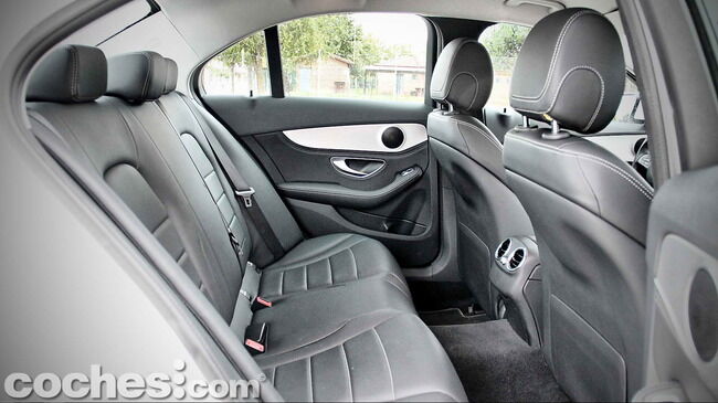 Mercedes_Benz_Clase_C_180_46