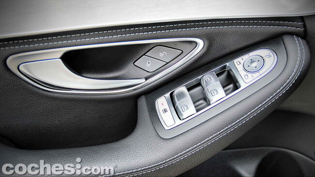 Mercedes_Benz_Clase_C_180_76