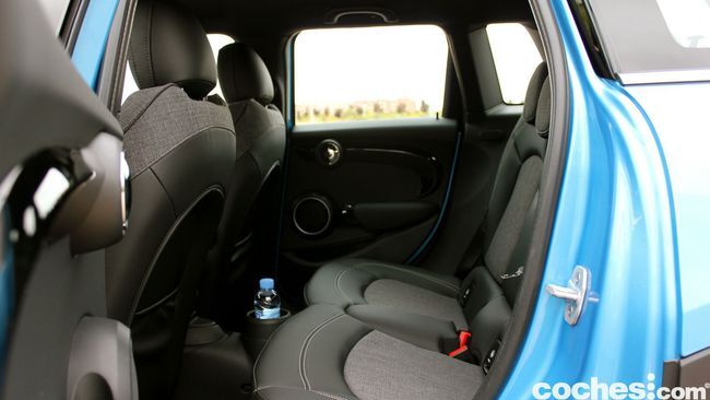 Prueba MINI 5 puertas Cooper SD interior 2