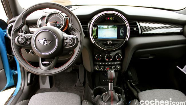 Prueba MINI 5 puertas Cooper SD interior 7