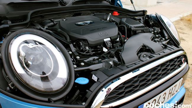 Prueba MINI 5 puertas Cooper SD - motor 03