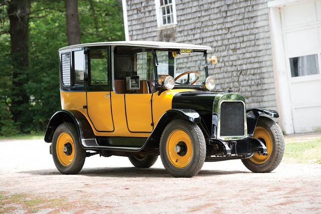 Y - 1923 Yellow Cab Model A-2 Brougham Taxi