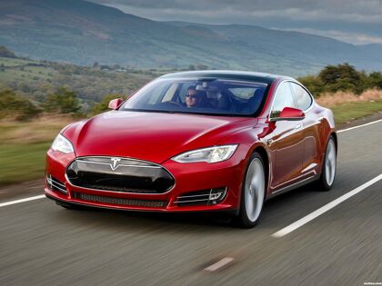 Un par de récords de Tesla… y un riesgo latente