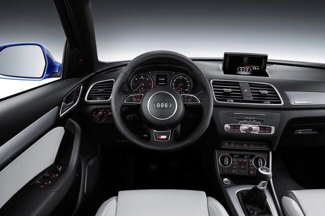 Audi Q3 2015 interior 01