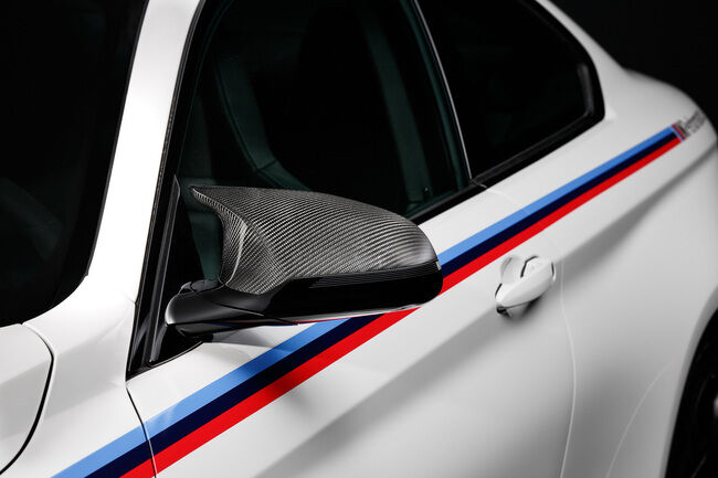 BMW M4 mit M Performance Parts