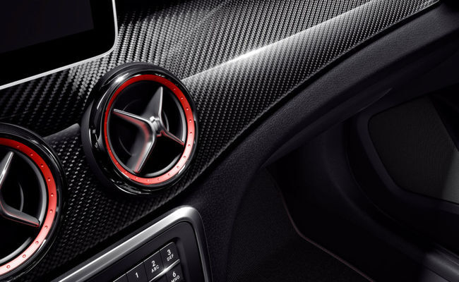 Mercedes Benz CLA 45 AMG Shooting Brake 2015 Interior 07 650x400