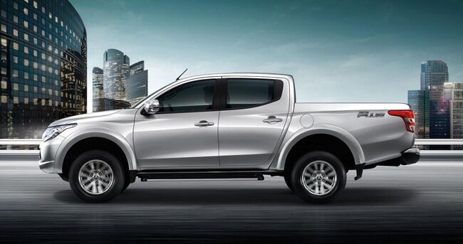 Mitsubishi L200 doble cabina 2015 09