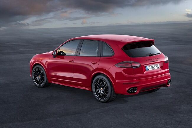 Porsche Cayenne GTS 2015 01