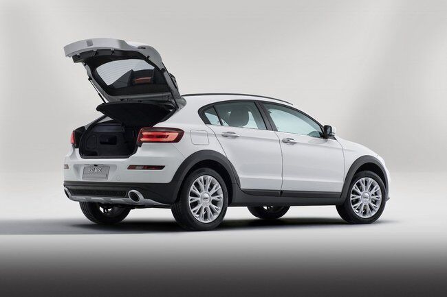 Qoros 3 City SUV 2014 05