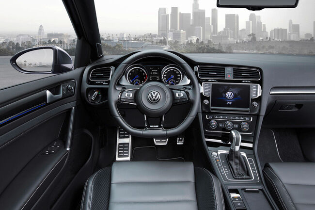 Volkswagen Golf R Variant 2014 interior 01