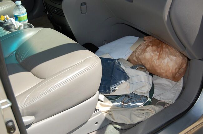 basura interior coche sucio