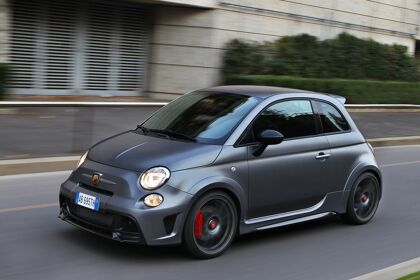 Abarth 695 biposto: pequeño pero matón
