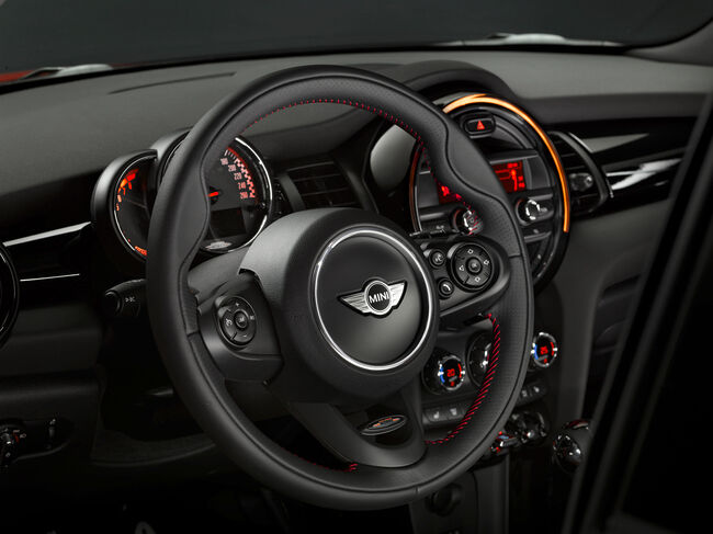MINI JCW 2015 interior 04