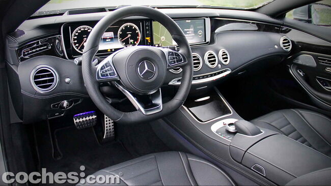 Mercedes_Benz_Clase_S_500_4MATIC_Coupe_18