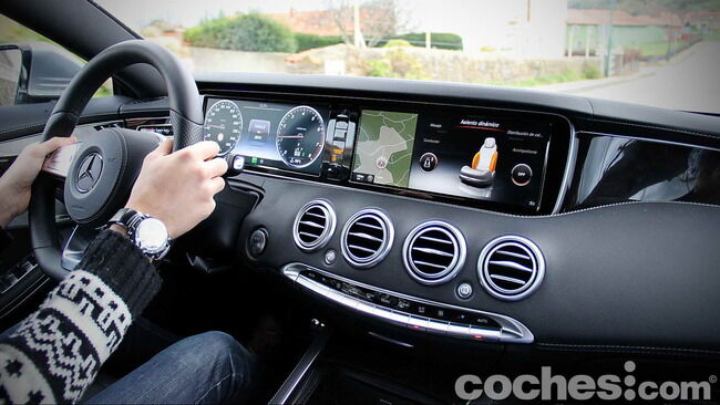 Mercedes_Benz_Clase_S_500_4MATIC_Coupe_30