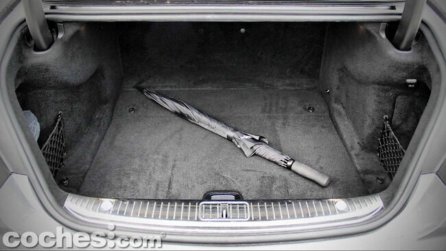 Mercedes_Benz_Clase_S_500_4MATIC_Coupe_34