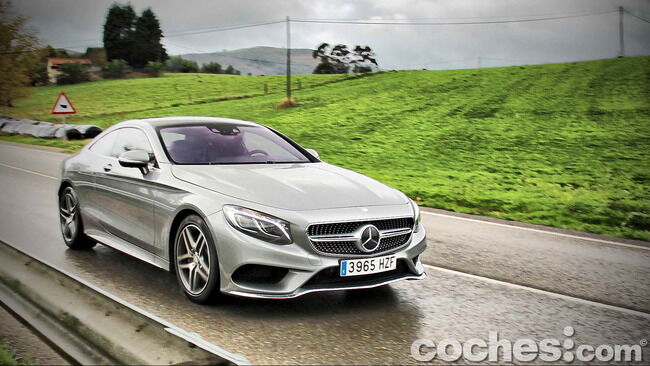 Mercedes_Benz_Clase_S_500_4MATIC_Coupe_43
