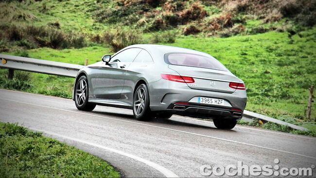 Mercedes_Benz_Clase_S_500_4MATIC_Coupe_45