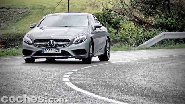 Mercedes_Benz_Clase_S_500_4MATIC_Coupe_49