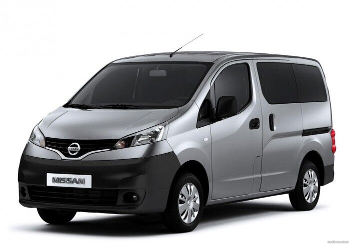 Nissan NV200 Combi 2010 700x493