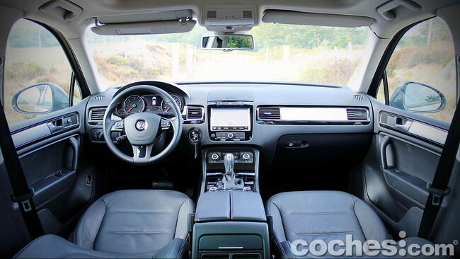 Volkswagen_Touareg_Terrain_Tech_16