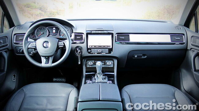 Volkswagen_Touareg_Terrain_Tech_17