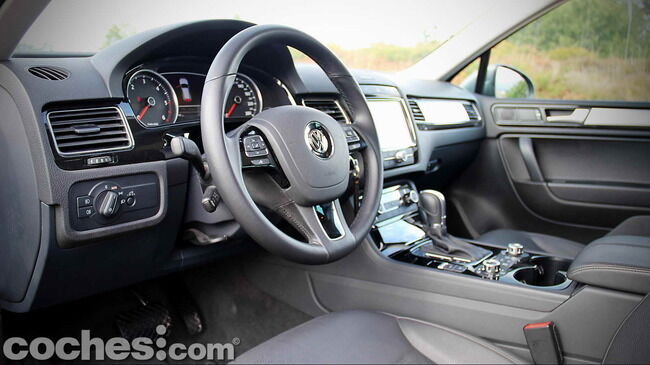Volkswagen_Touareg_Terrain_Tech_25