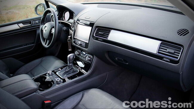 Volkswagen_Touareg_Terrain_Tech_26