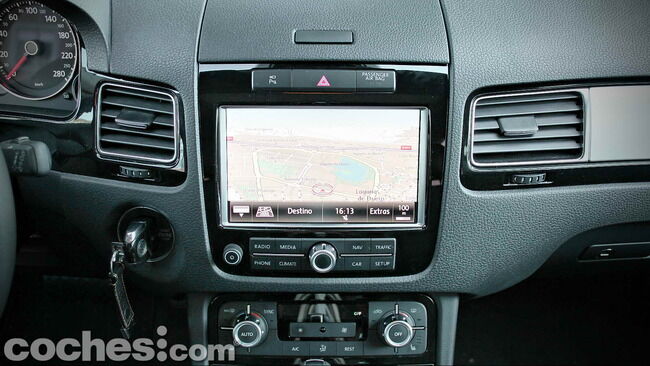 Volkswagen_Touareg_Terrain_Tech_51