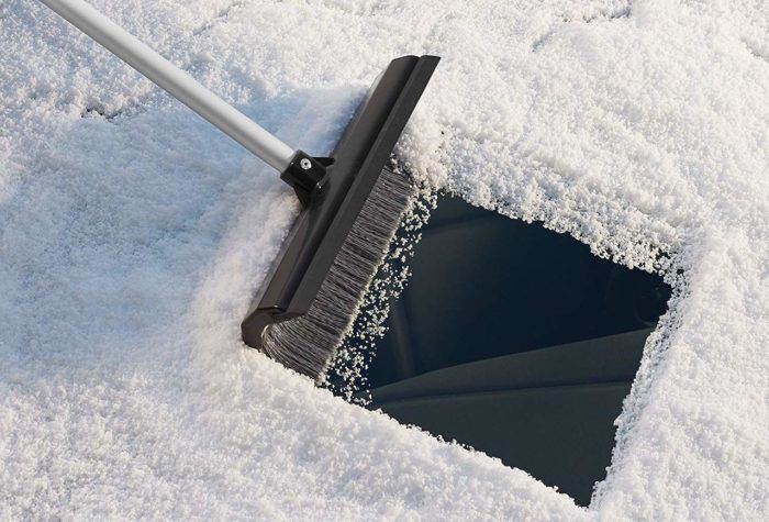 Coche Nieve Hielo Quitar 1 700x475