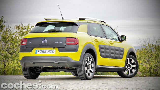 Citroën_C4_Cactus_03