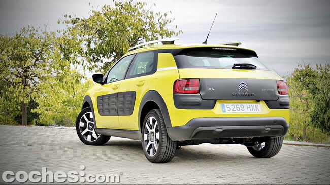 Citroën_C4_Cactus_07
