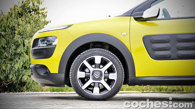 Citroën_C4_Cactus_27