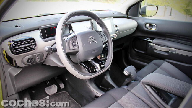 Citroën_C4_Cactus_39