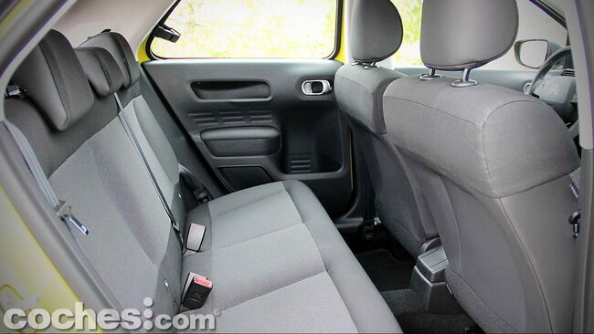 Citroën_C4_Cactus_44