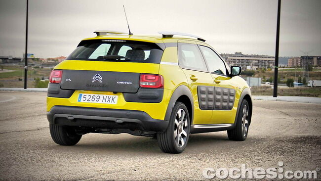 Citroën_C4_Cactus_78