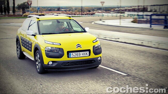 Citroën_C4_Cactus_79
