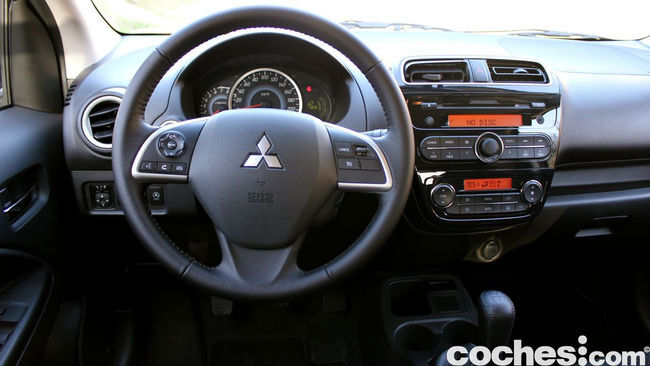 Prueba Mitsubishi Space Star 2014 interior 13