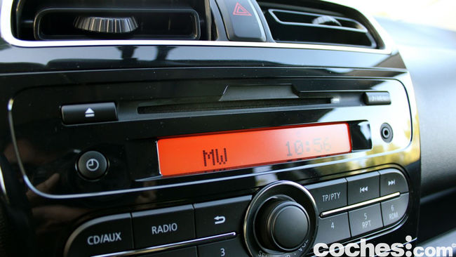 Prueba Mitsubishi Space Star 2014 interior 20