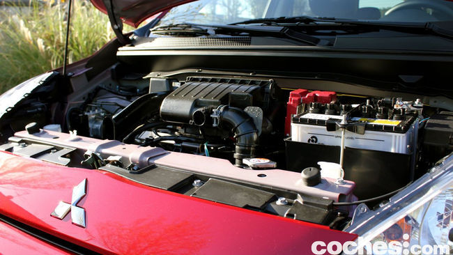 Prueba Mitsubishi Space Star 2014 interior 8