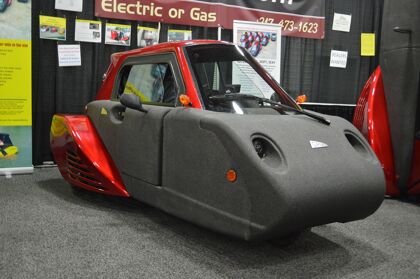 Spira4u, el eléctrico urbano de tres ruedas que se aparca en vertical